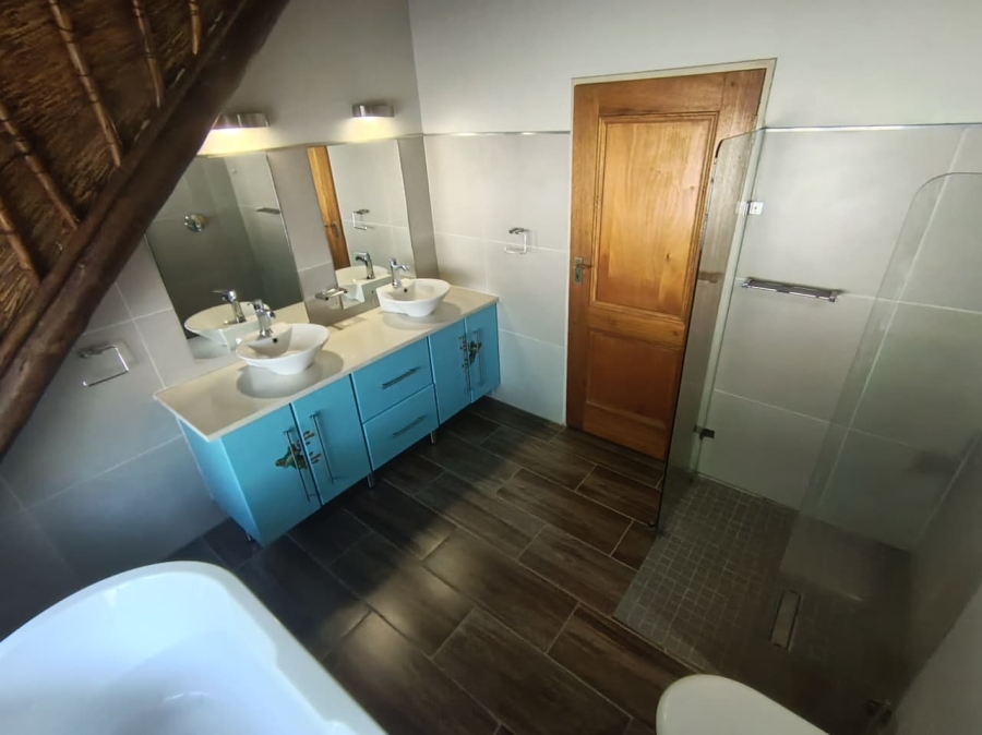 5 Bedroom Property for Sale in Cashan North West